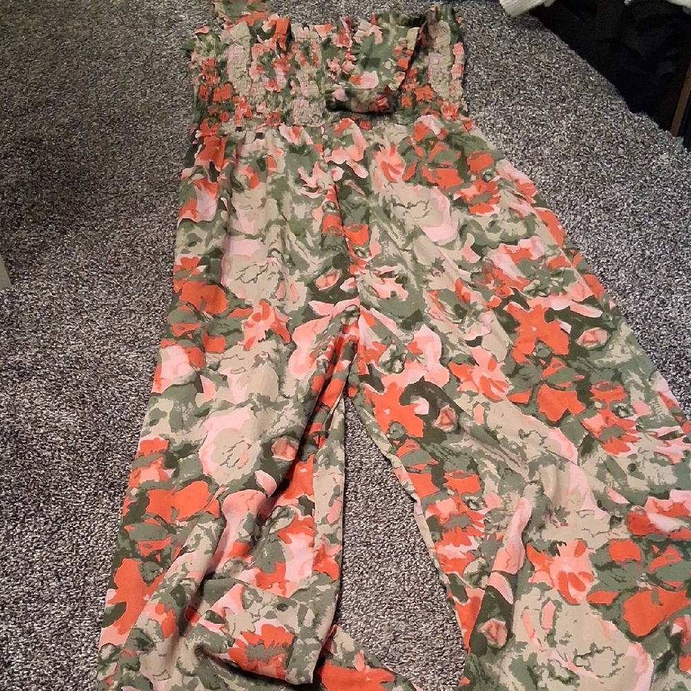 Vero Moda Floral Camouflage Jumpsuit - Green and Pink